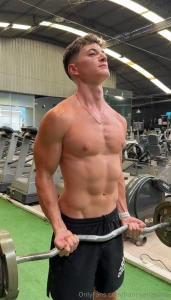 -les gustar a ver un video m o en acci n en un gimnasio -would you