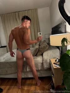 En este momento quiero tener una lengua en mi cola