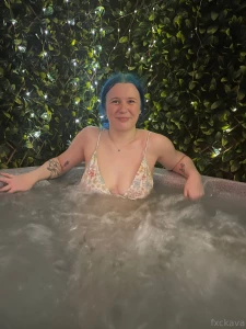 I d love to hang out in a hot tub w you