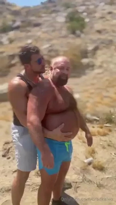 This felt hot as fuck that s how my belly should be treated 