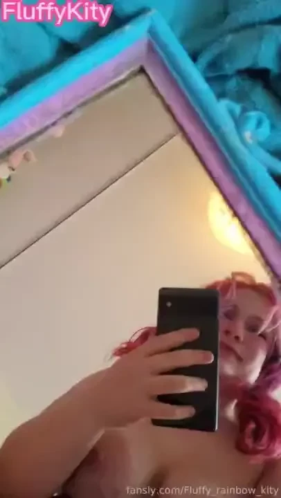 In this video i get nice and wet i use my favorite toy and squirt 