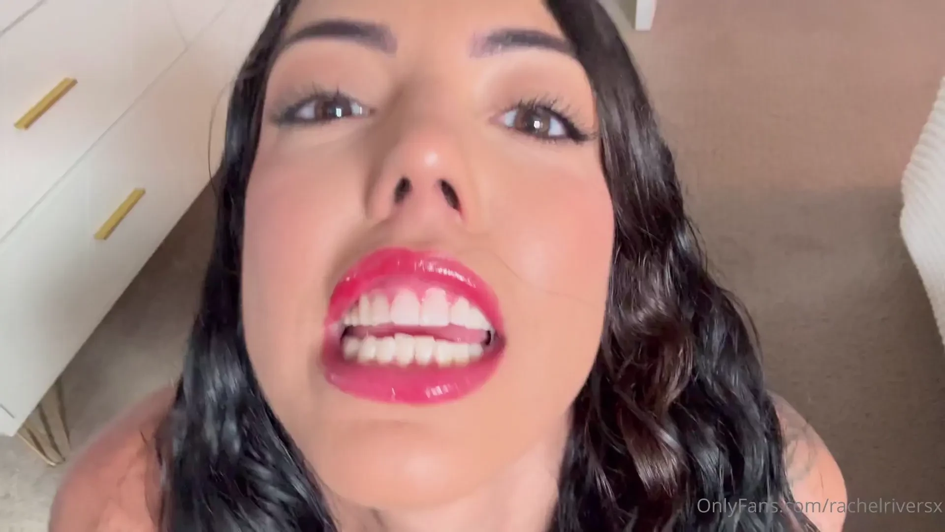 Jerk off on my face pleaseee i know you cant resist these eyes 