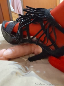 Bring that dick over here honey