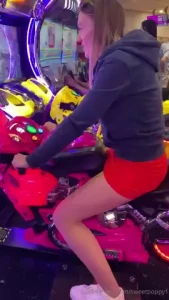 Ooo you caught me out in my tanned tights at the arcade