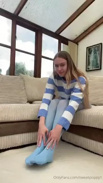 Oooh it s all blue who likes my blue colour tights part 2 