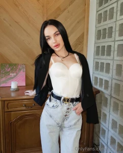 So girls and boys are you ready to burst into this summer and paint it