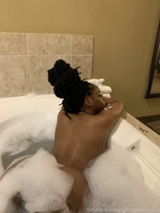 Come take a bubble bath wimmie part 2