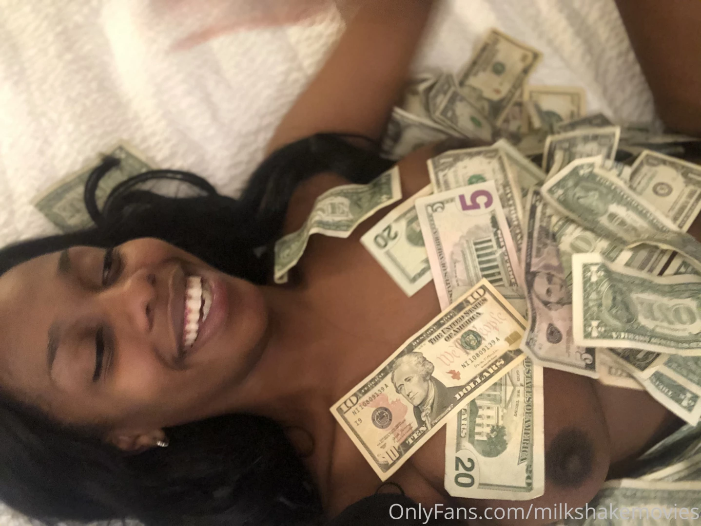 Lol i fell asleep lastnight so i apologize however i have sextapes for 