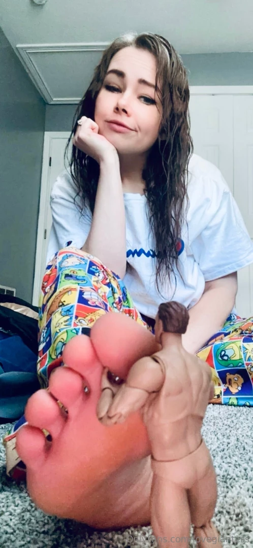 Seriously this is what you call feet worship you re boring me lol it s part 1 