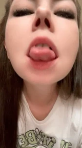 lovegiantess - Oh come on i just want a littttllleeee taste 