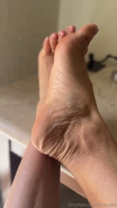 Ay como que se me antoja ponerte aretes y que me los sobes