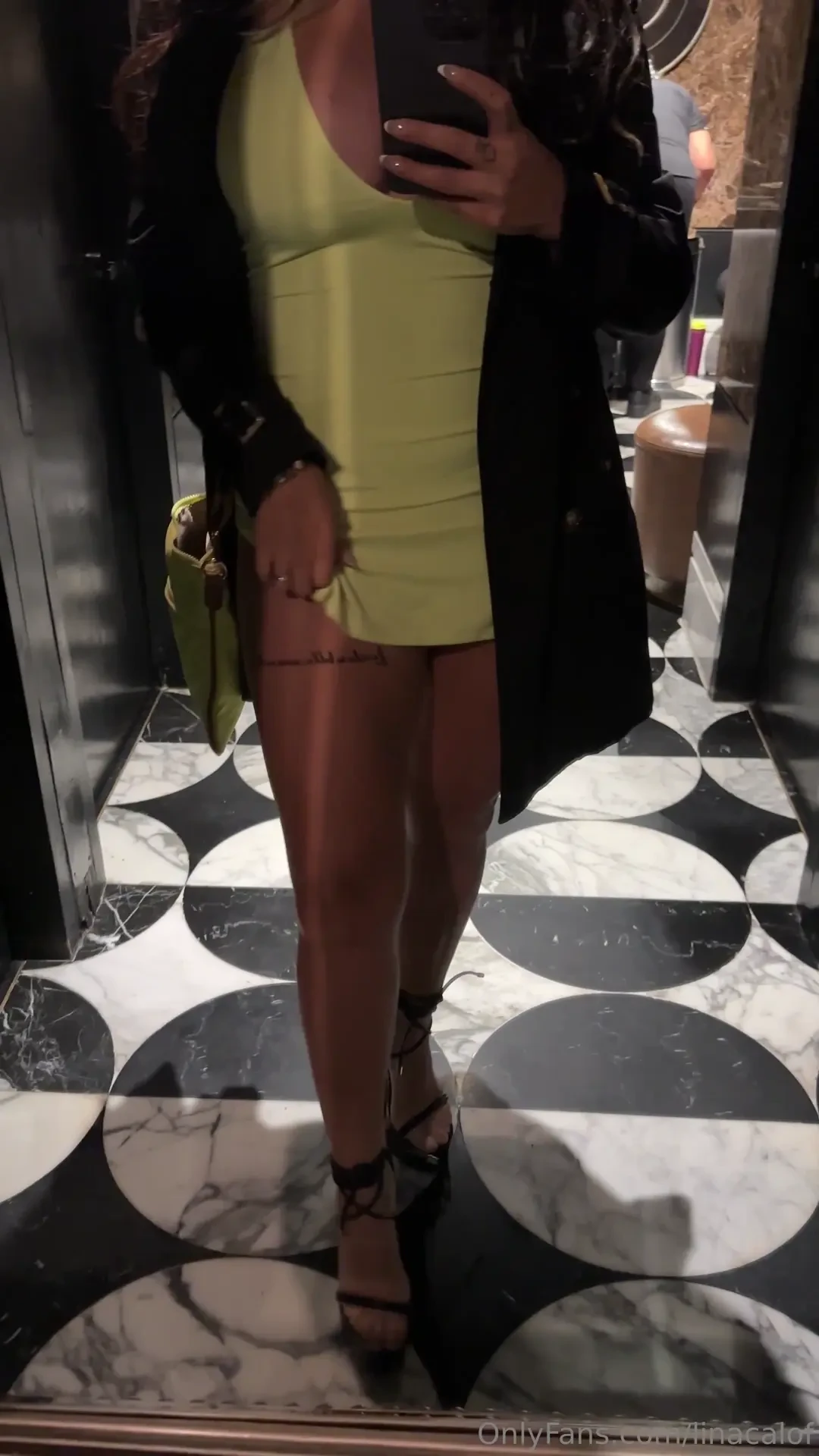 C mo se ven mis aretes los tres 