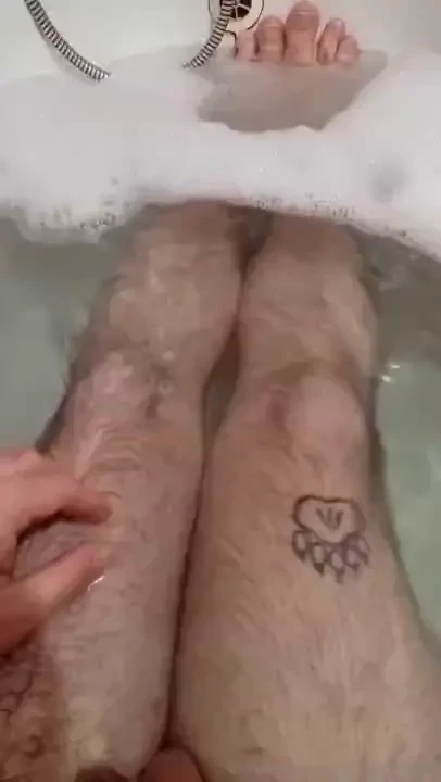 Feets in the hot tub and little perkaboo enjoy the friday 