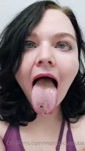 Very sloppy drippy ahegao