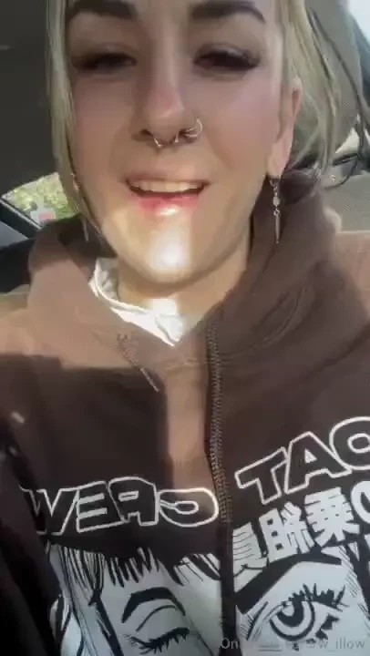 Morning you fucking losers who wants to worship me and my farts today 