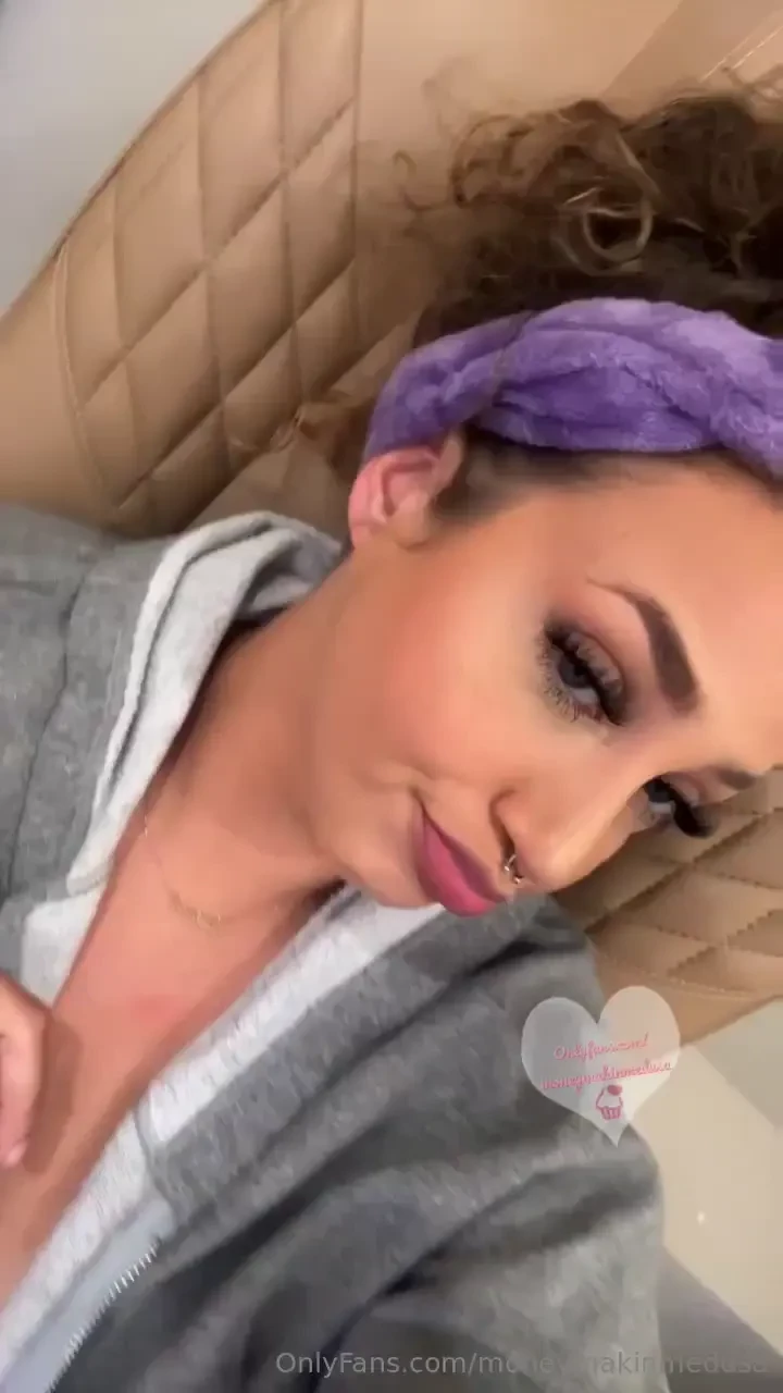 Waiting to get my feet done 