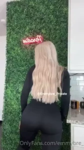 Some more blonde hair videos i love the way these tight leggings show