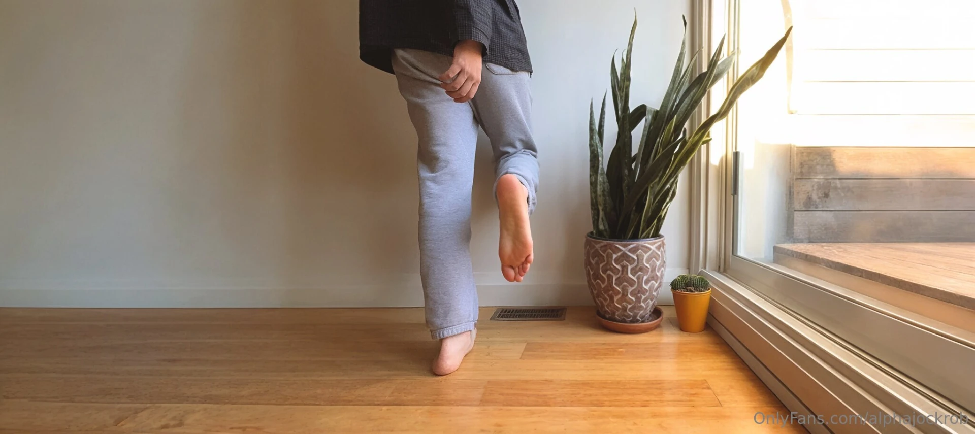 Go on take a whiff of my morning feet xx profile banner video coming 