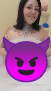 Oupsy miss buutterflyvip