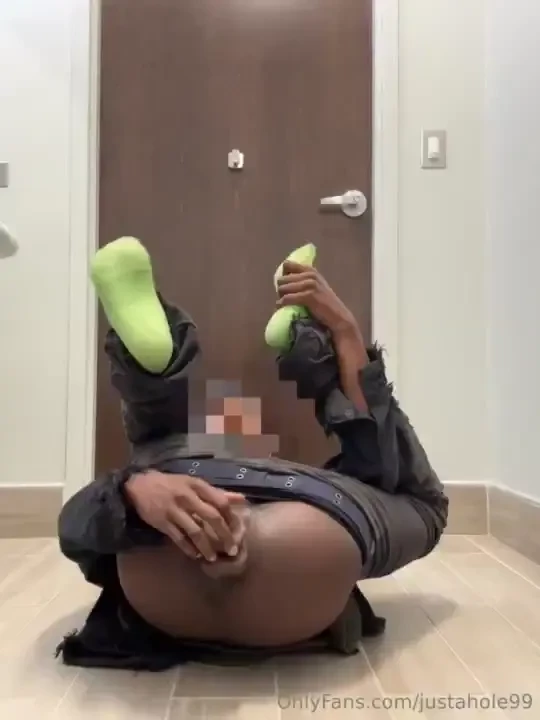 If these walls could talk 9inch dildo spreading my pussy 