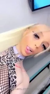 Mia feeling freaky anyone down to play message me for my snap