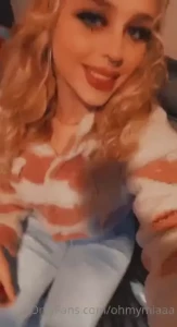 Anyone up wanting to play dm me or add my snap- ohmymia9