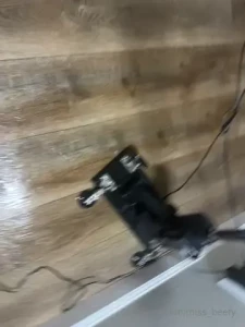 Who wants the brand new 5 mins video of me using my fuck machine and i