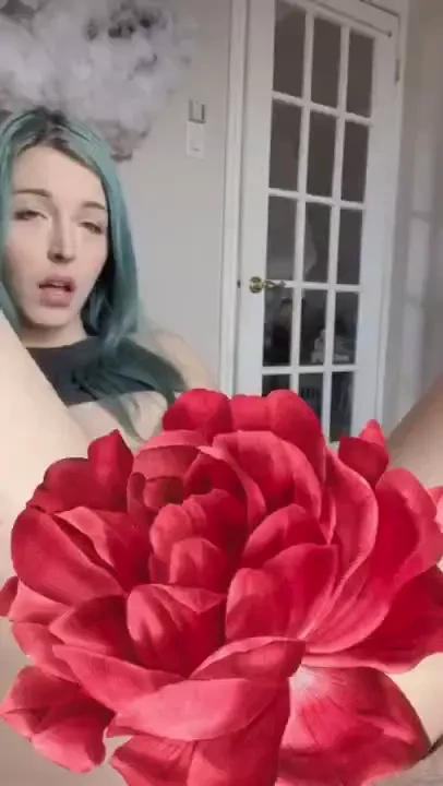 I want you to watch me play with myself cum see how deliciously wet i 