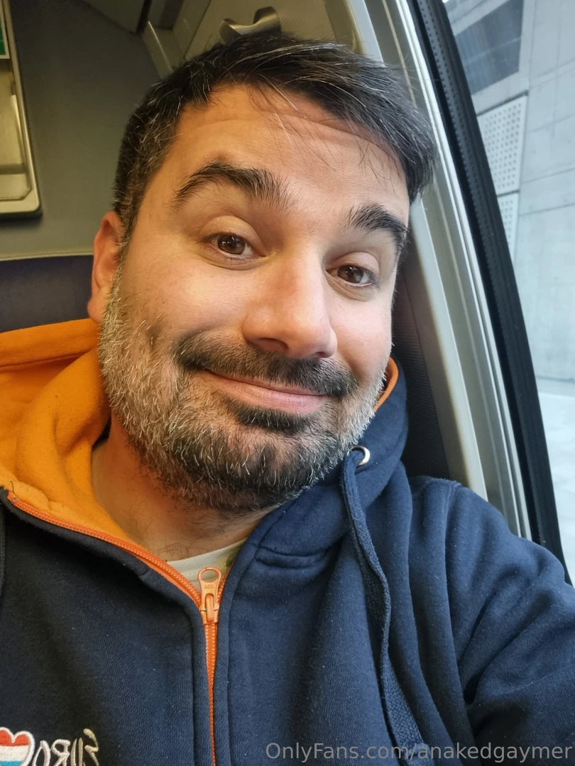 On my way to berlin send me kinky thoughts 