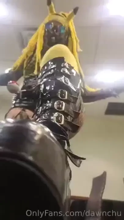 Who wants me to step on them 