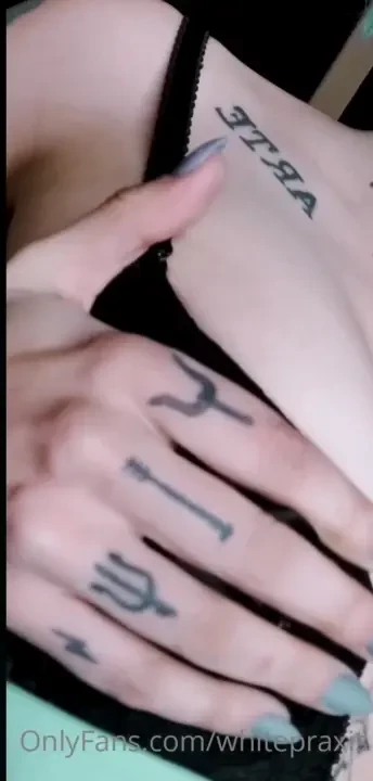 Qui n hab a pedido un striptease se avecina video 