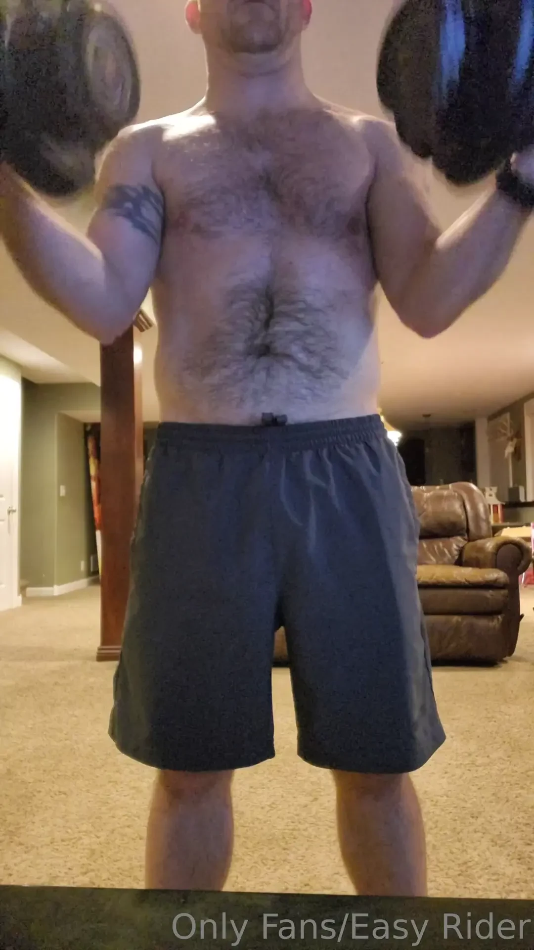 Just some random dude s home workout sesh 