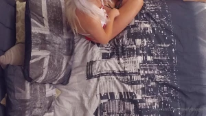 Fun behind the scene as lu_elissa waves at the camera on the ceiling