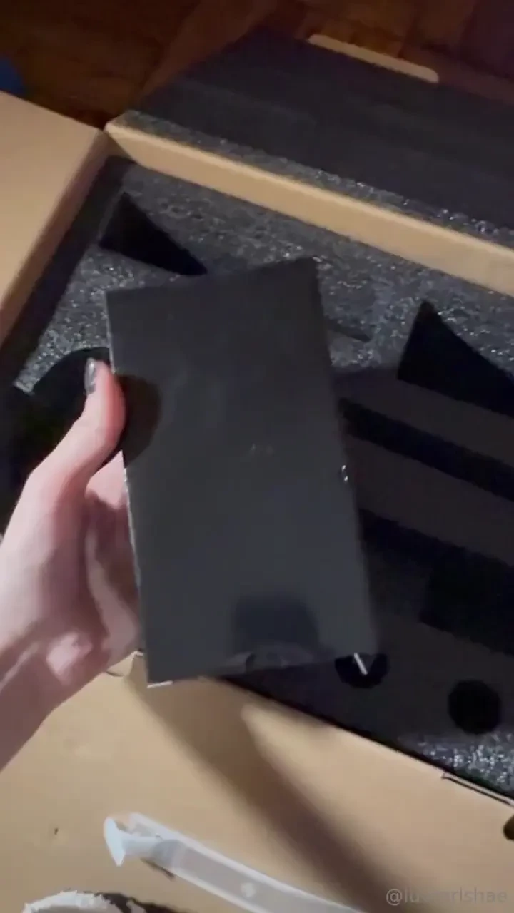 New sex machine has arrived so excited to release the vid i filmed of 