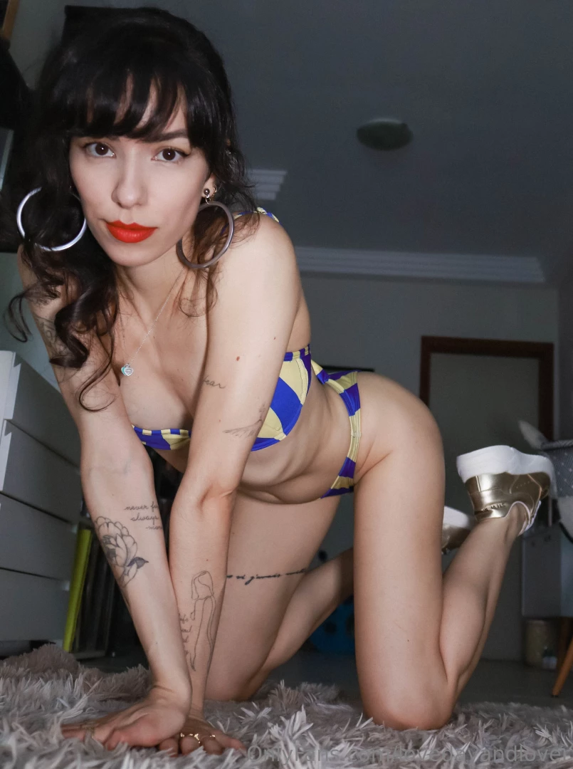 It s mariannerenoir s bday and she s got a gift for you just say my part 1 