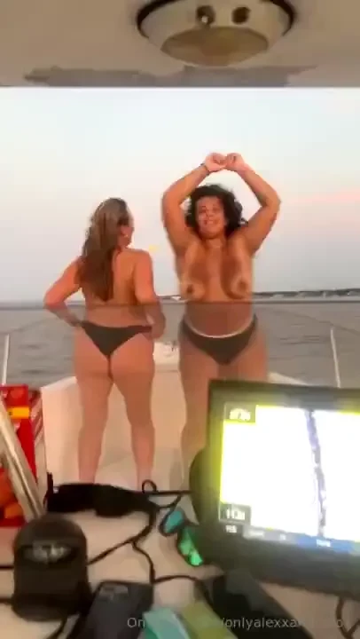 Twerking topless on the boat slippingjimmy 