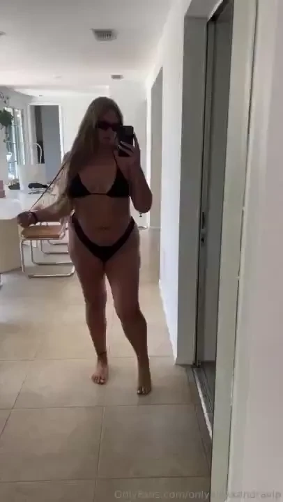 I ve missed showing off my bikini body for you daddy 