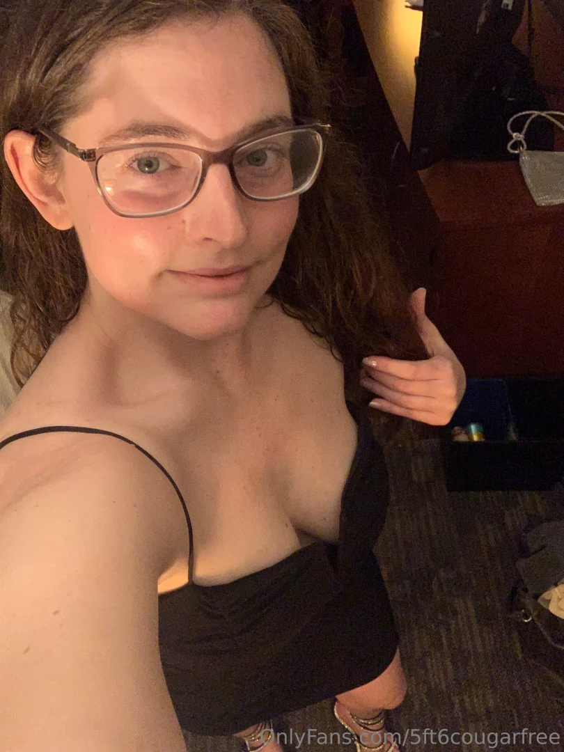 Hi happy new year amp check out my new content 5ft6cougar part 1 