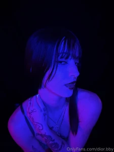 I wanna get on my knees and look up to you like the 1st pic part 2