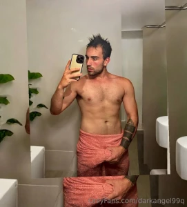 Ripped and horny 23 years old up or down i love sharing my sexuality