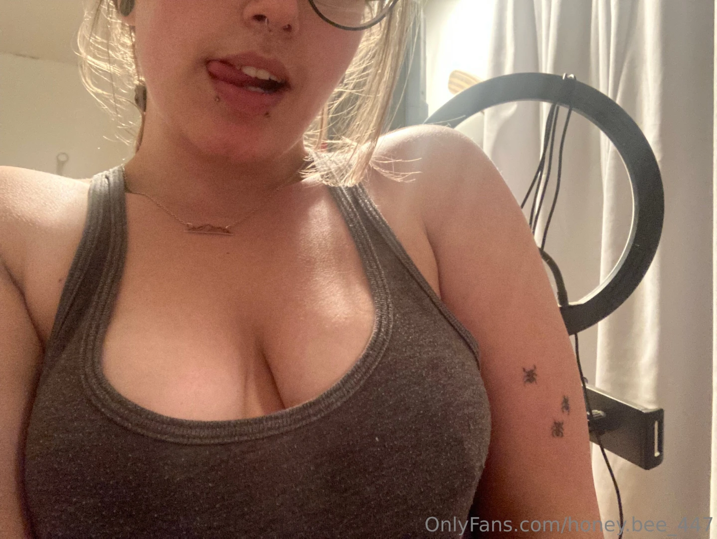 Would you cum on my tits i need a white christmas 