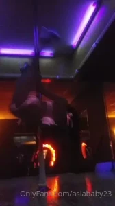 Sexy dance tease come let me wind for you