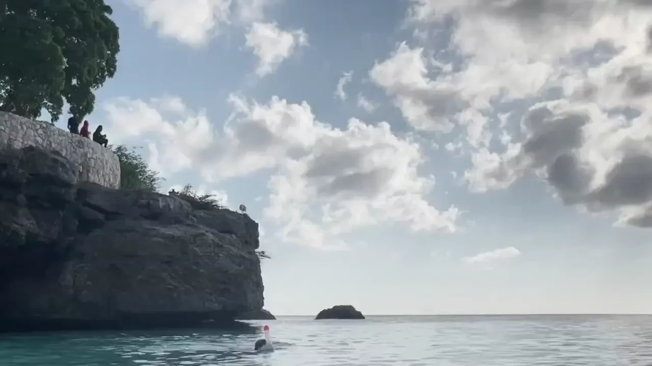 Jumping off a cliff in cura ao episode 