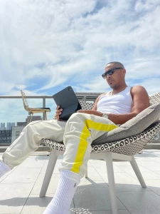 Alone the office anyone want live day trading