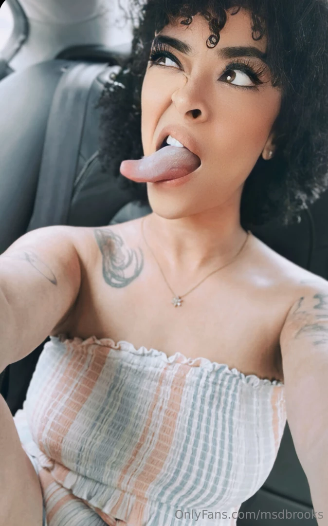 Today is a beautiful day to tip a beautiful lady part 3 