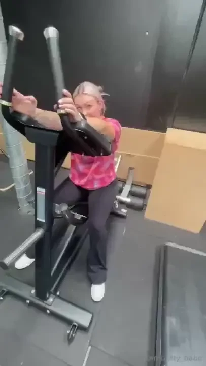 Surely i m not the only one who gets horny at the gym lol 