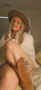 Cowgirl pics with pussy out and riding a dildo