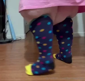 Showing off my thigh rolls