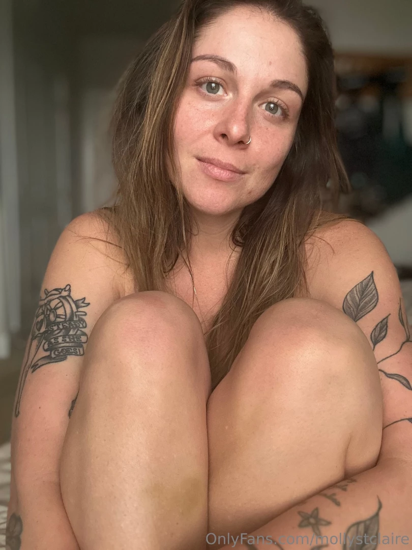 Just my fresh freckled face for you today and yes a shin bruise cus 