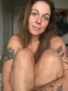 Just my fresh freckled face for you today and yes a shin bruise cus